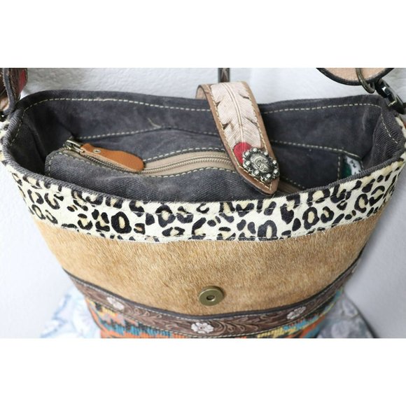 Crossbody By Myra, Size: Medium main image 1